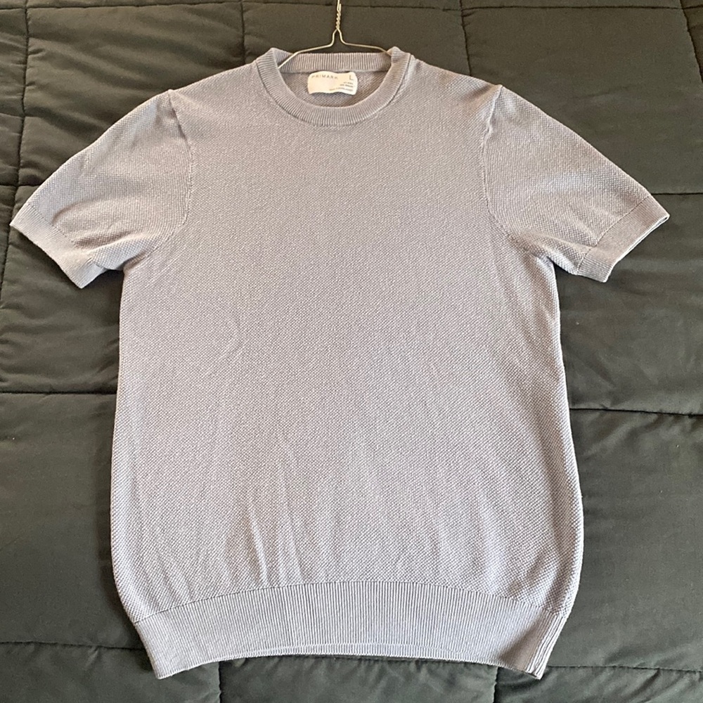 Worn once! Runs small. Primary cotton shirt.